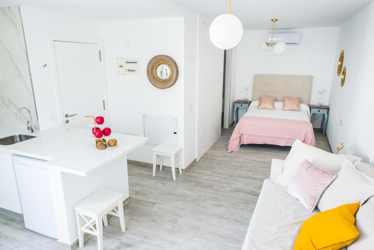Studio Lirio Seaview Corralejo By Holidays Home ภายนอก รูปภาพ